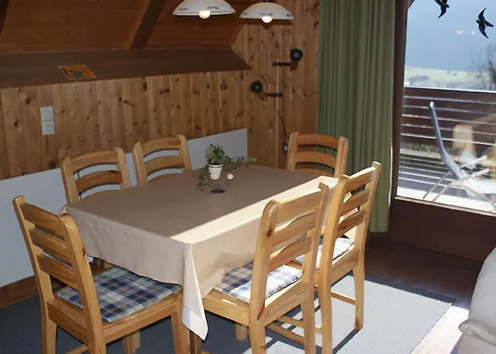 בית נופש Holiday In Carinthia With Pool יאניג